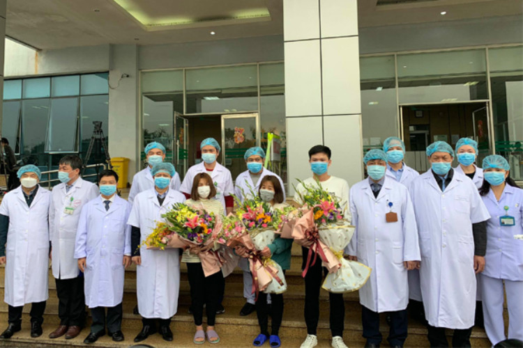 Ba bệnh nhân nhiễm vi rút Corona trở về từ Vũ Hán đã xuất viện
