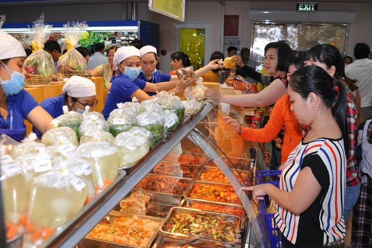 Căn tin ở siêu thị Co.opmart: Lựa chọn an toàn vệ sinh thực phẩm