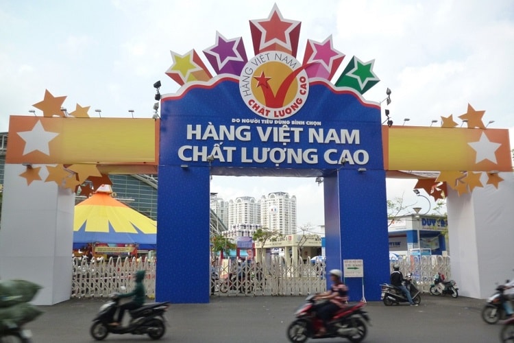 Dùng hàng Việt Nam để thể hiện lòng yêu nước