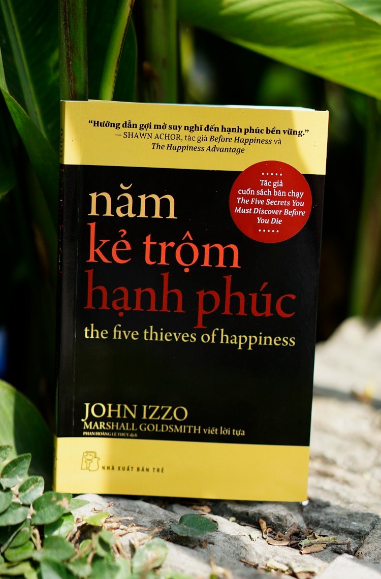 04-5-ke-trom-hanh-phuc-5040-1583223143.j