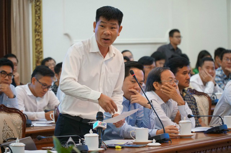 Ông Lê Hữu Nghĩa - ông chủ công ty Lê Thành ủng hộ việc xây dựng căn hộ 25 m2. Ảnh: Lê Xuân