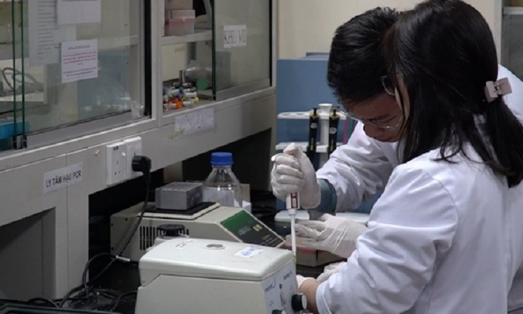 Hội Doanh nhân trẻ Việt Nam góp 10.000 bộ kit phát hiện virus Corona