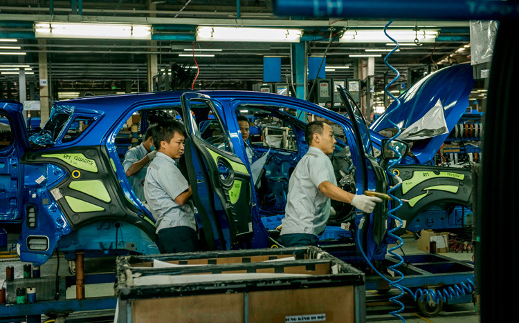 Doanh nghiệp ô tô đầu tiên tại Việt Nam tạm dừng sản xuất