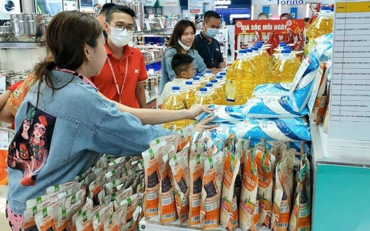 Nguyễn Kim bán thực phẩm trong mùa dịch Covid-19