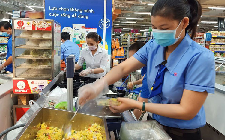Saigon Co.op cung cấp 30.000 suất ăn cho khu cách ly mỗi ngày