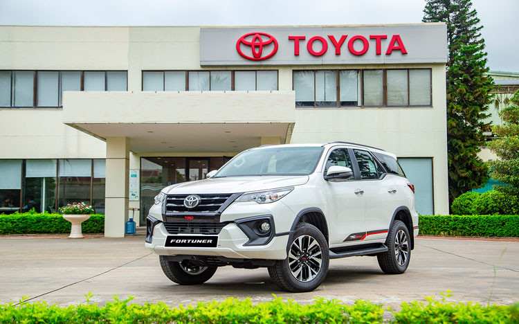 Toyota tại Hà Nội đóng cửa toàn bộ phòng trưng bày và xưởng dịch vụ