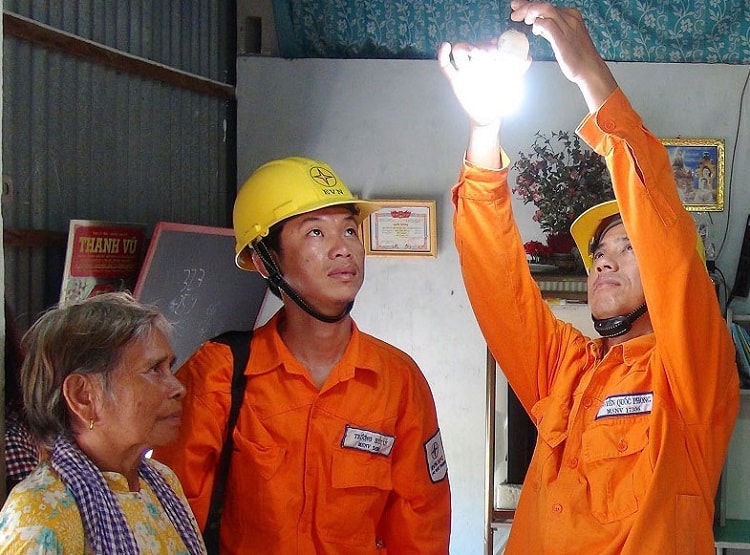 Đề xuất giảm giá điện cho sản xuất kinh doanh