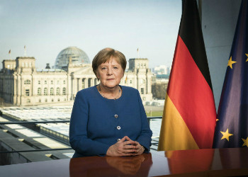 Thủ tướng Đức Angela Merkel trong một thông báo phát trên toàn quốc về đại dịch.