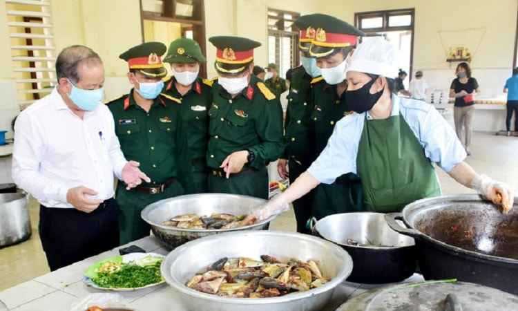 TP.HCM tăng cường kiểm soát thực phẩm “bẩn”