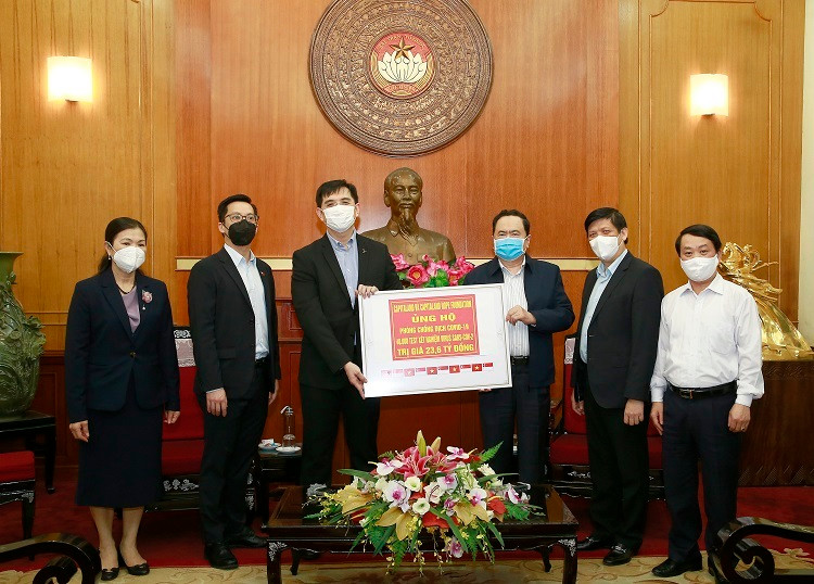 CapitaLand Việt Nam hỗ trợ 40.000 bộ xét nghiệm SARS-CoV-2 trị giá 1 triệu USD