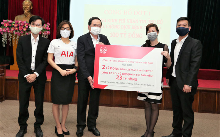AIA Việt Nam tặng gói hỗ trợ tài chính 25 tỷ đồng cho tuyến đầu chống dịch