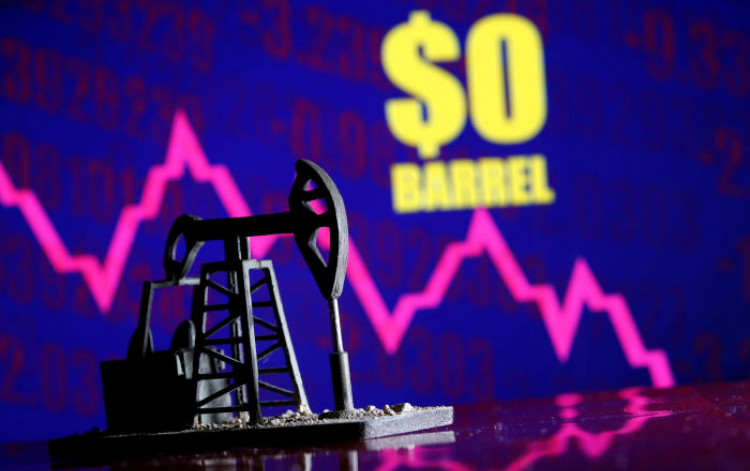 Con số vừa nêu cũng là mức thấp nhất của giá dầu trên sàn giao dịch hàng hóa New York (NYMEX) kể từ năm 1983.