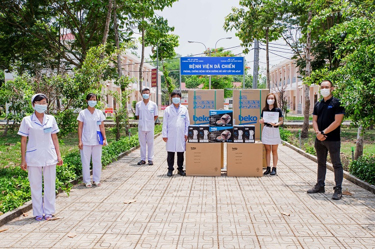 Beko Việt Nam trao tặng thiết bị điện tử cho y bác sĩ