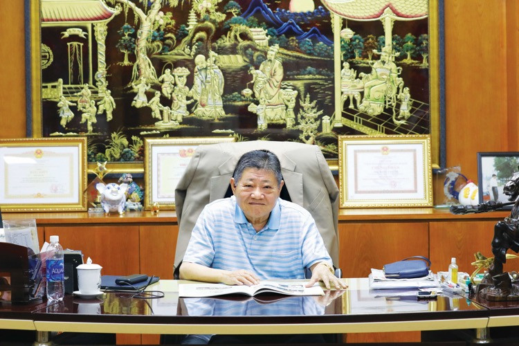 Ông Hàng Vay Chi – Chủ tịch HĐQT Công ty CP Việt Hương