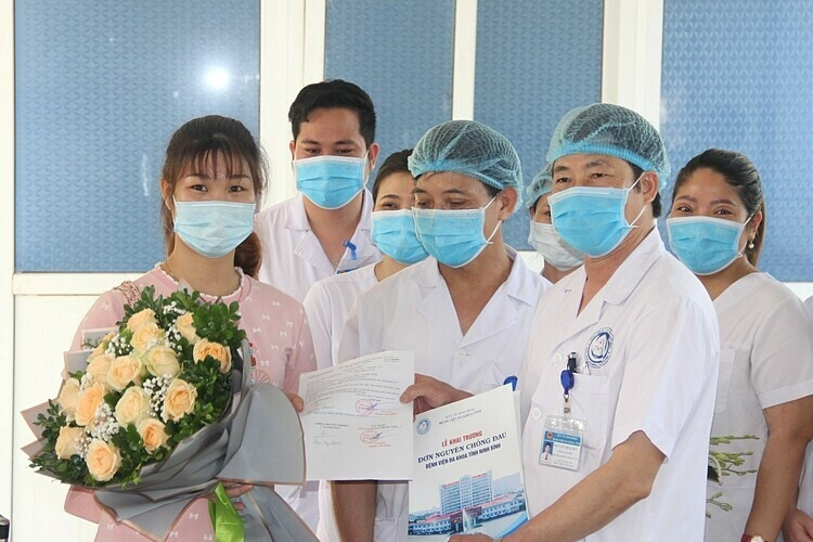 Thêm 2 ca khỏi bệnh, Việt Nam chỉ còn 50 bệnh nhân Covid-19 đang điều trị