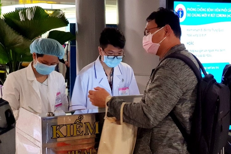 Thêm 1 ca nhiễm Covid-19 từ nước ngoài về, Việt Nam tổng cộng 325 ca