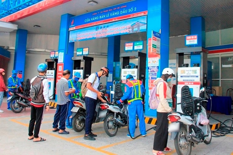 Giá xăng dầu tăng gần 1.000 đồng/lít từ 15 giờ chiều nay