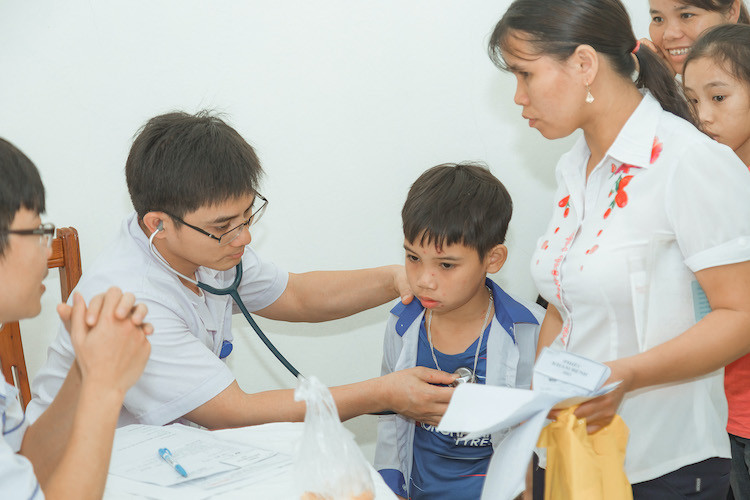 Khám sàng lọc bệnh tim miễn phí cho trẻ em tại Kiên Giang