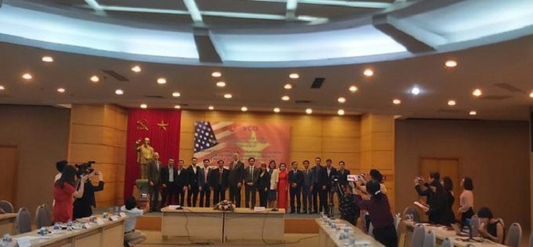 Cộng đồng doanh nghiệp Việt Nam gửi tặng nhân dân Hoa Kỳ vật tư y tế