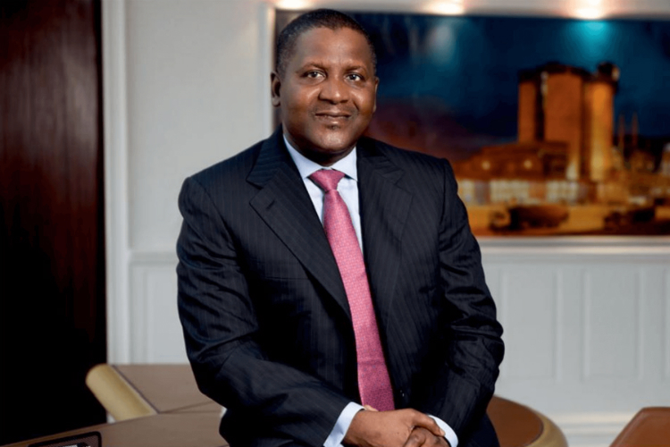 Tỷ phú da đen giàu nhất thế giới Aliko Dangote - Chủ tịch, CEO của Dangote Group, tập đoàn công nghiệp lớn nhất Tây Phi.