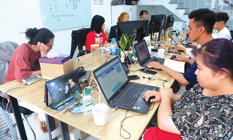 Chuyển đổi số đang là vấn đề đòi hỏi nhiều doanh nghiệp phải nỗ lực và sử dụng đội ngũ ngày càng trẻ để theo kịp xu hướng