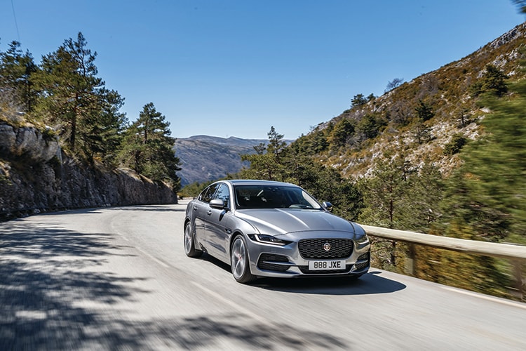 Jaguar-XE-8893-1593069698.jpg