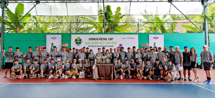 Gần 100 doanh nhân tranh tài Giải quần vợt SonKim Retail Cup
