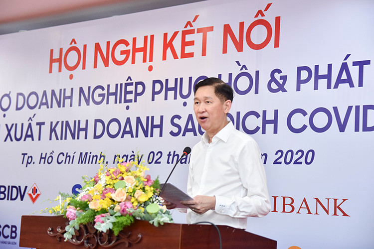 [Caption]Ông Trần Vĩnh Tuyến - Phó chủ tịch UBND TP.HCM yêu cầu các sở, ngành phải sâu sát hơn nữa để ghi nhận đầy đủ các kiến nghị của các doanh nghiệp và ngân hàng, nhằm giải quyết những khó khăn phát sinh trong quá trình kết nối ngân hàng và doanh nghiệp.