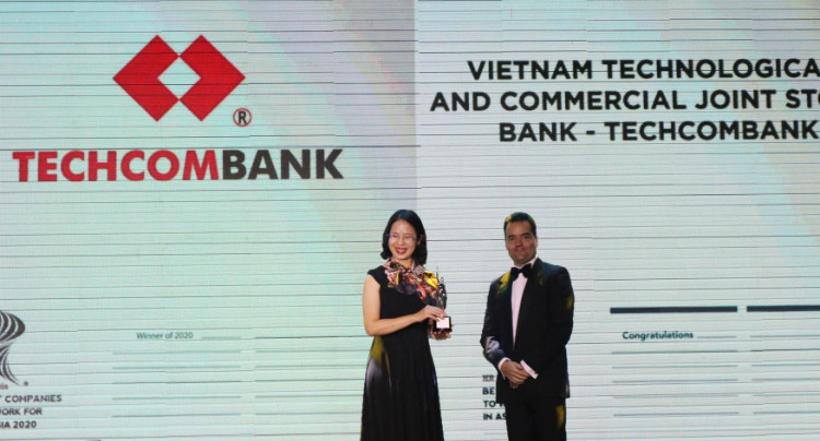 Techcombank-vinh-danh-HR-Asia-8128-3726-