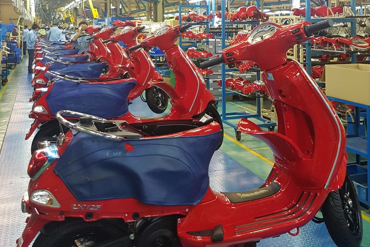 Thị trường xe máy tiếp tục khó khăn
