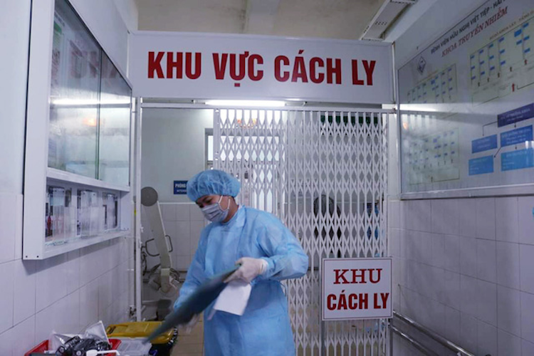 Thêm 4 trường hợp nhiễm Covid-19, Việt Nam có 590 ca bệnh