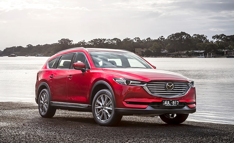 Mazda CX-8 hiện có 4 phiên bản, giá niêm yết trong khoảng 1-1,3 tỷ đồng.
