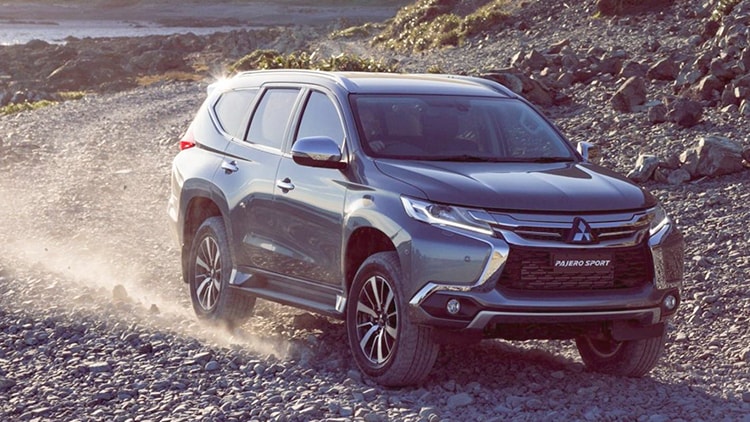 Mitsubishi Pajero Sport giảm giá 200 triệu đồng, trở thành mẫu xe SUV có giá thấp nhất hiện nay tại Việt Nam.