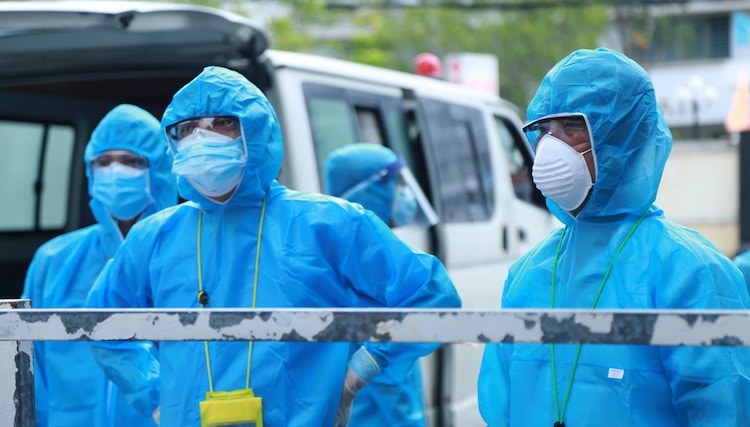 Thêm 6 ca Covid-19 mới và 1 ca tử vong, Việt Nam có 911 bệnh nhân