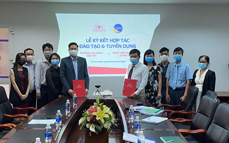 Việt Mỹ hợp tác đào tạo với Bệnh viện Đa khoa Xuyên Á