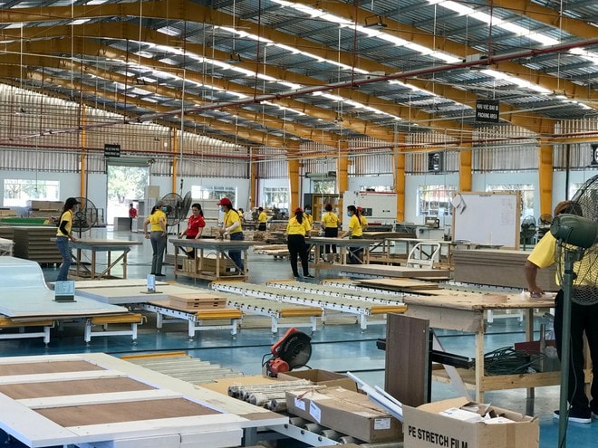 Xuất siêu hơn 10 tỷ USD giữa bão Covid-19