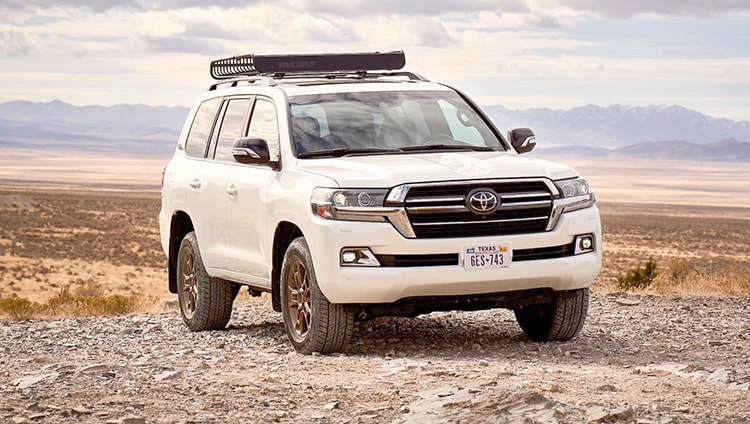 Toyota Land Cruiser là mẫu xe đắt đỏ thường bán ra rất chậm ngay từ thời gian đầu ra mắt.