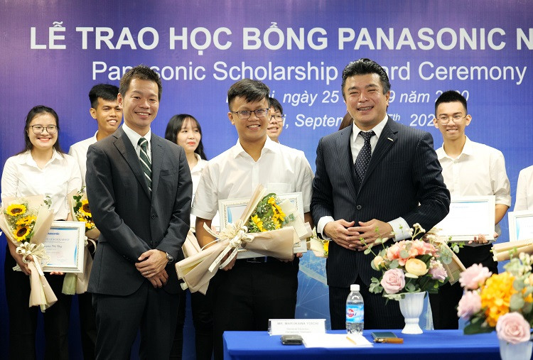 Panasonic trao tặng 15 suất học bổng cho sinh viên tài năng