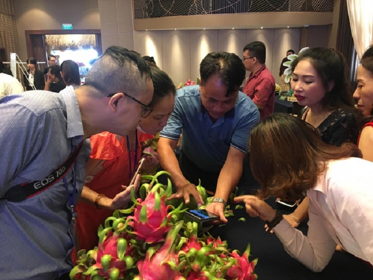 Ủng hộ nông dân chung tay vì nông sản Việt
