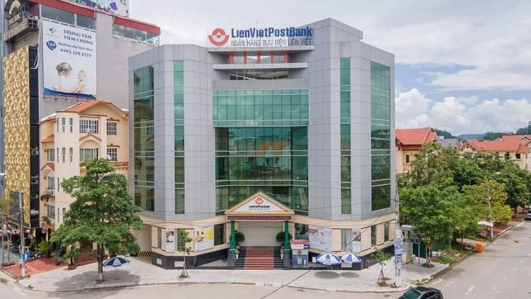 LienVietPostBank là ngân hàng đầu tiên được HoSE chấp thuận chuyển sàn trong năm 2020