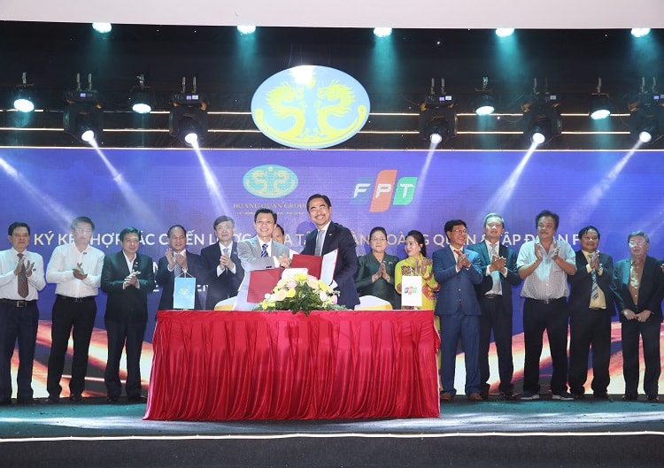 Ong-Phan-Thanh-Son-Giam-doc-Ba-3610-9656
