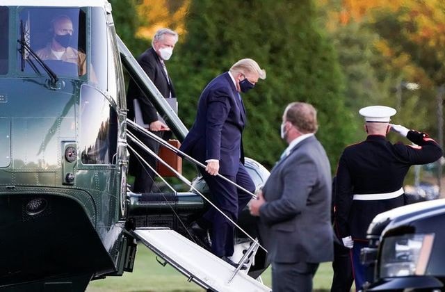 Ông Trump nhập viện
