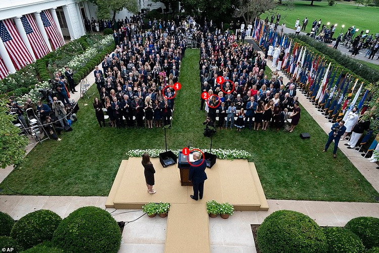 Chuyên gia cảnh báo sức khỏe ông Trump vẫn có thể diễn biến tồi tệ hơn