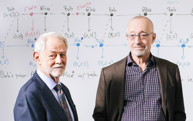 Giải Nobel Kinh tế về tay 2 giáo sư cải tiến lý thuyết đấu giá