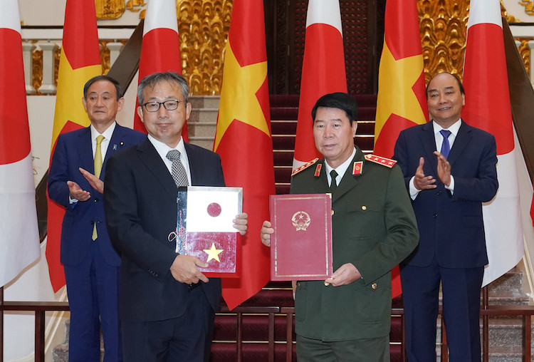Việt Nam và Nhật Bản trao đổi 12 văn kiện hợp tác trị giá gần 4 tỷ USD