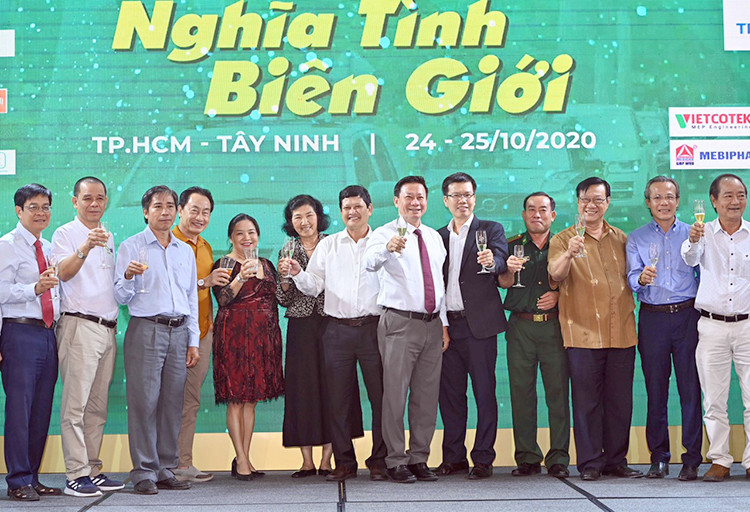 Ông Nguyễn Thanh Ngọc - Chủ tịch tỉnh Tây Ninh, mời gọi các doanh nghiệp trong đoàn đầu tư vào Tây Ninh.