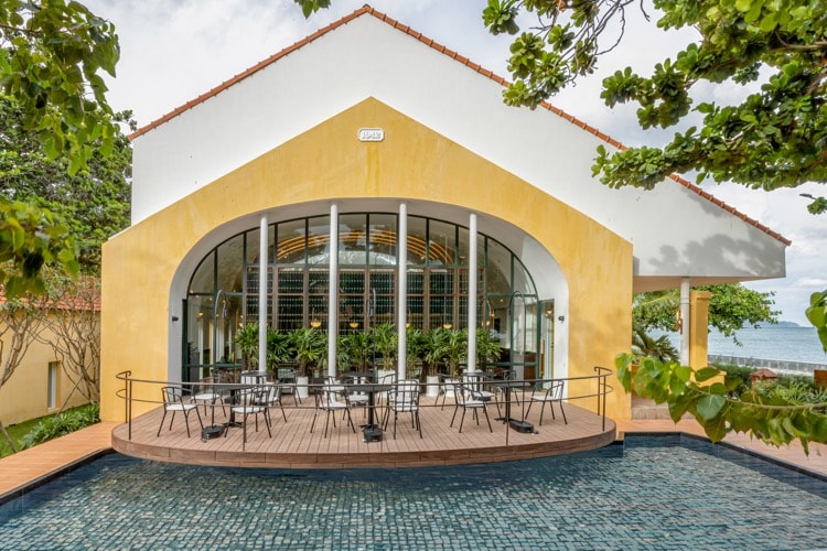 outside-The-Secret-restaurant-7020-5268-