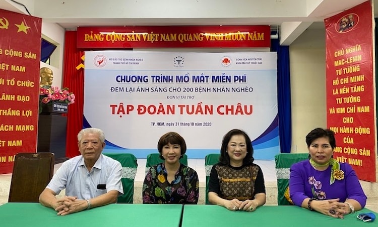 Tập đoàn Tuần Châu giúp 200 bệnh nhân nghèo sáng mắt