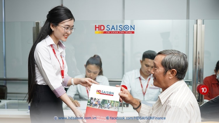 HD SAISON hỗ trợ cho khách hàng bị ảnh hưởng bởi bão lũ