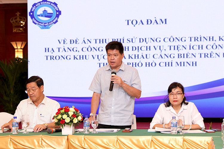Ông Bùi Hòa An - Phó Giám đốc Sở Giao thông Vận tải (GTVT) TP.HCM cho biết, TP.HCM dự kiến thu phí thí điểm tại cụm cảng Cát Lái trong tháng 7/2021 và thu toàn bộ các cảng từ ngày 1/8/2021.